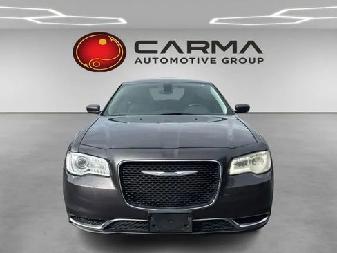 Used 2015 Chrysler 300 Limited RWD image 8