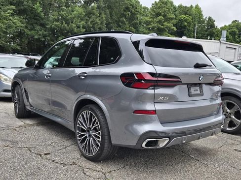 Used 2024 BMW X5 sDrive40i w/ M Sport Package RWD image 3