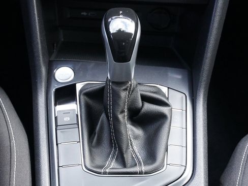 Used 2023 Volkswagen Tiguan S image 34