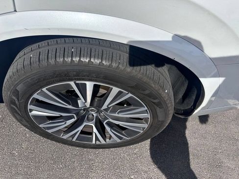 Used 2022 Volvo XC90 T6 Momentum w/ Climate Package AWD/4WD image 7
