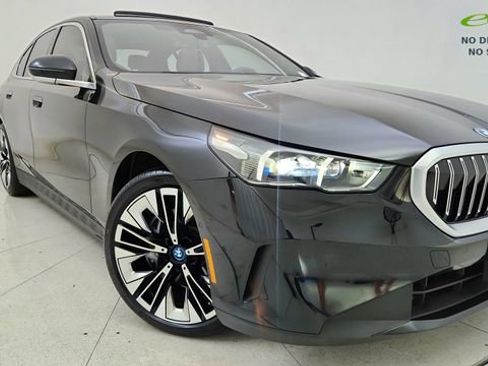 Used 2024 BMW i5 eDrive40i w/ Convenience Package RWD image 87