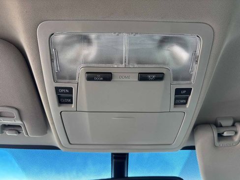 Used 2014 Toyota Avalon XLE Touring FWD image 26