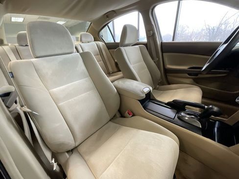 Used 2009 Honda Accord LX-P image 17