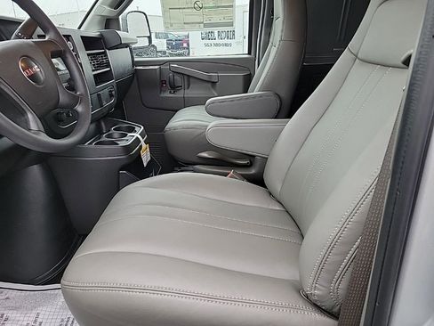 New 2025 GMC Savana 2500 RWD image 12