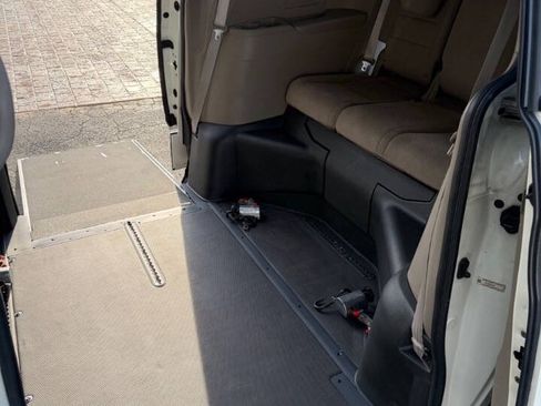 Used 2015 Honda Odyssey EX image 18
