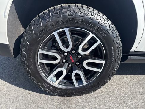 Used 2023 GMC Yukon AT4 w/ LPO, Floor Liner Package AWD/4WD image 11