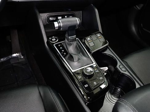 Certified 2025 Kia Sportage EX image 21