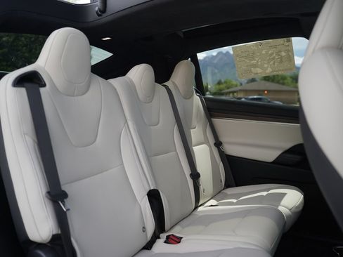 Used 2022 Tesla Model X AWD/4WD image 13