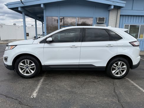 Used 2017 Ford Edge SEL w/ Equipment Group 201A FWD image 2