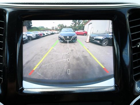 Used 2020 Jeep Cherokee Limited image 38