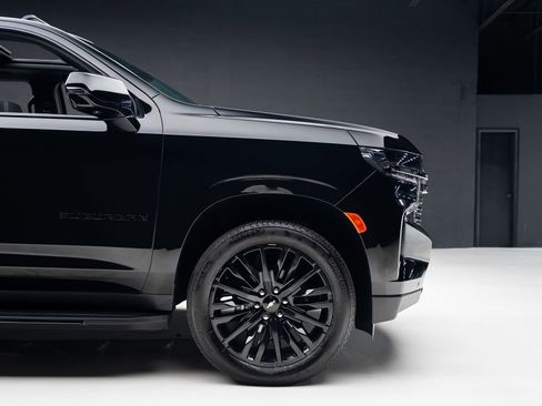 Used 2024 Chevrolet Suburban RST w/ Luxury Package image 35