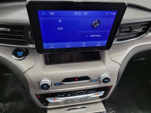 Used 2023 Ford Explorer XLT w/ Equipment Group 202A image 7