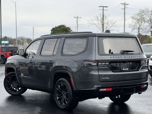 Used 2023 Jeep Grand Wagoneer Series II Obsidian w/ Quick Order Packagew 28T image 7