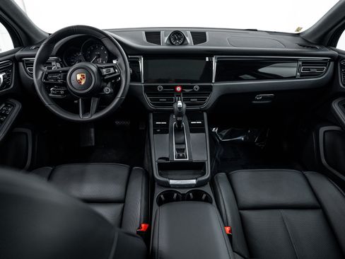 Certified 2026 Porsche Macan image 26