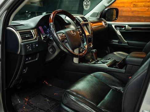 Used 2017 Lexus GX 460 Premium AWD/4WD image 8