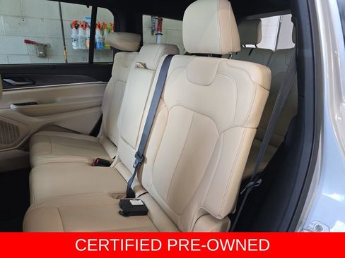 Used 2025 Jeep Grand Cherokee L Limited w/ Luxury Tech Group II AWD/4WD image 15