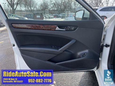 Used 2013 Volkswagen Passat 2.5 SEL image 9