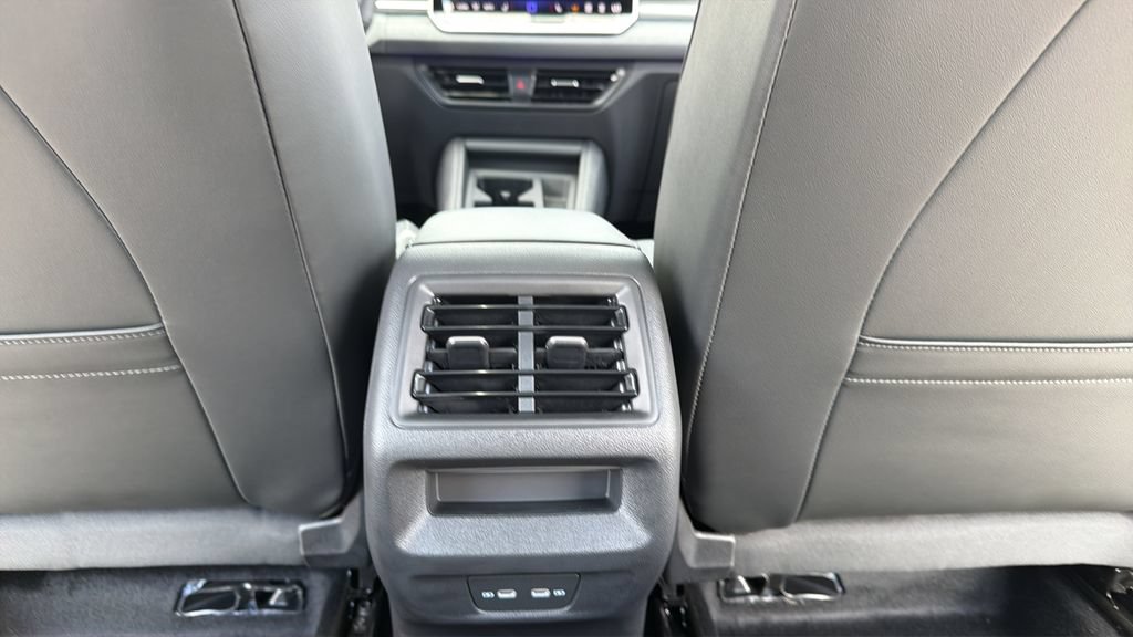 New 2026 Volkswagen Tiguan SE R-Line FWD image 28