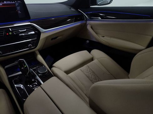 Used 2023 BMW 530i xDrive 530i xDrive w/ Convenience Package image 23