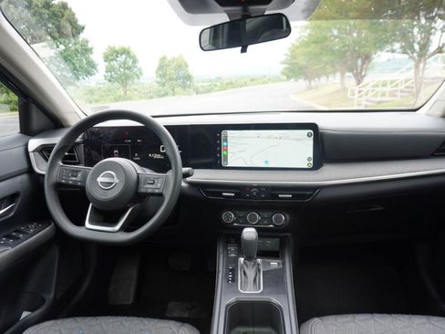Used 2025 Nissan Kicks SV w/ SV Premium Package AWD/4WD image 23