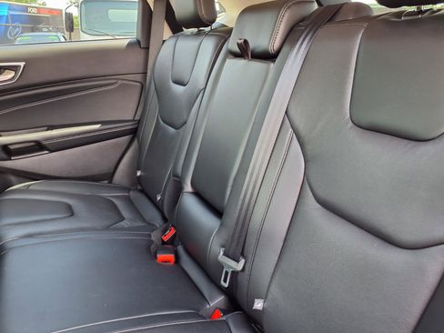 Used 2021 Ford Edge Titanium AWD/4WD image 7