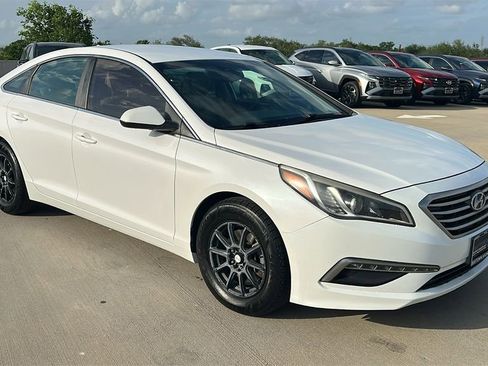 Used 2015 Hyundai Sonata SE w/ Option Group 02 image 13