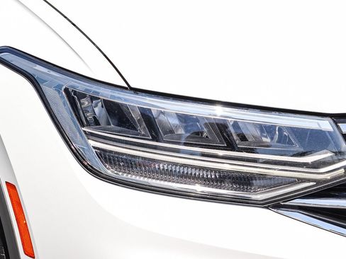 Certified 2022 Volkswagen Tiguan SE FWD image 4