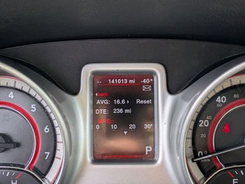 Used 2017 Dodge Journey SXT w/ Comfort/Convenience Group image 17