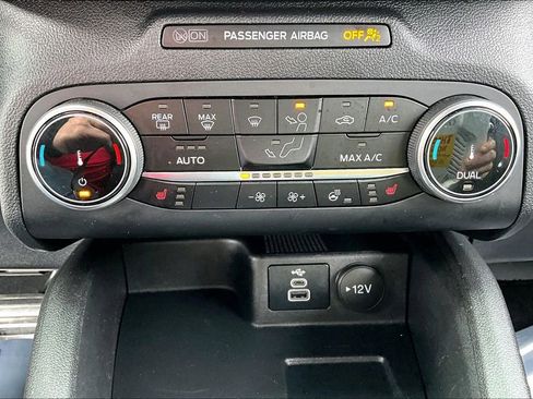 Used 2024 Ford Escape ST-Line image 31