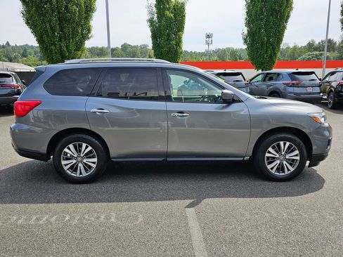 Used 2020 Nissan Pathfinder SL AWD/4WD image 4