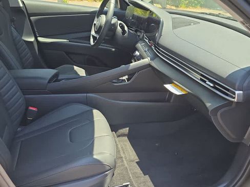 New 2026 Hyundai Elantra Limited FWD image 23