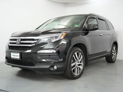 Used 2017 Honda Pilot Elite image 4