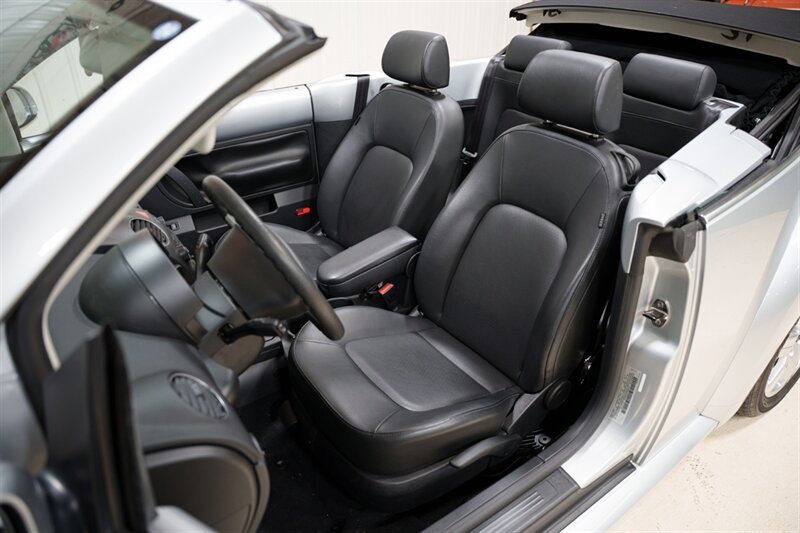 Used 2007 Volkswagen Beetle Convertible FWD image 10