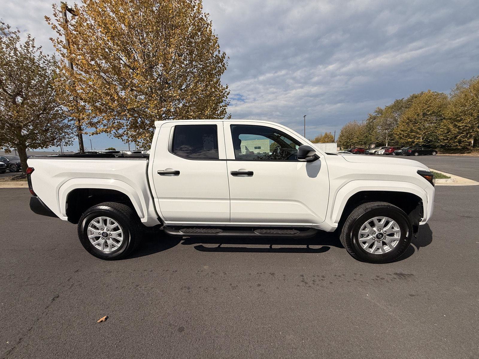 Used 2024 Toyota Tacoma SR w/ SR Upgrade Package RWD image 4