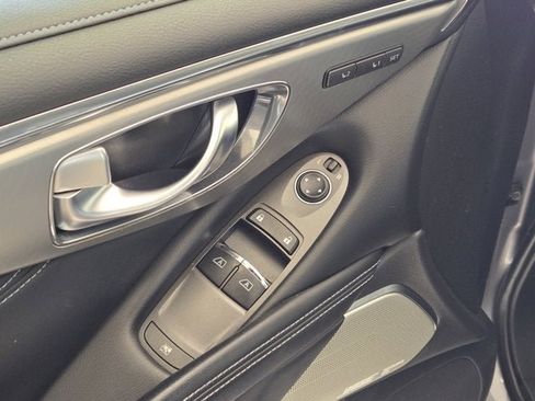 Used 2019 INFINITI Q60 3.0t Luxe w/ Essential Package image 15