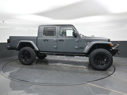 New 2025 Jeep Gladiator Sport AWD/4WD image 3