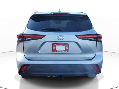 Certified 2023 Toyota Highlander XLE image 5