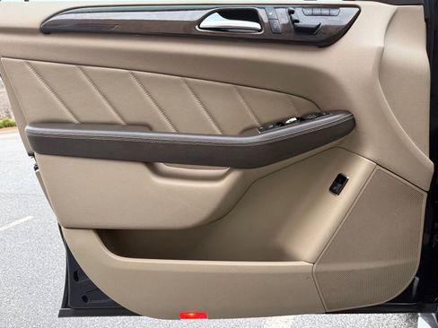 Used 2016 Mercedes-Benz GL 450 4MATIC image 44