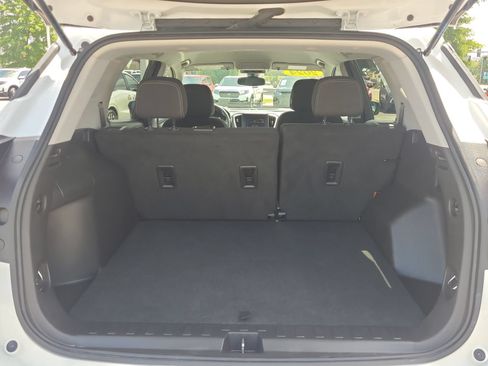 Used 2024 GMC Terrain SLE FWD image 15