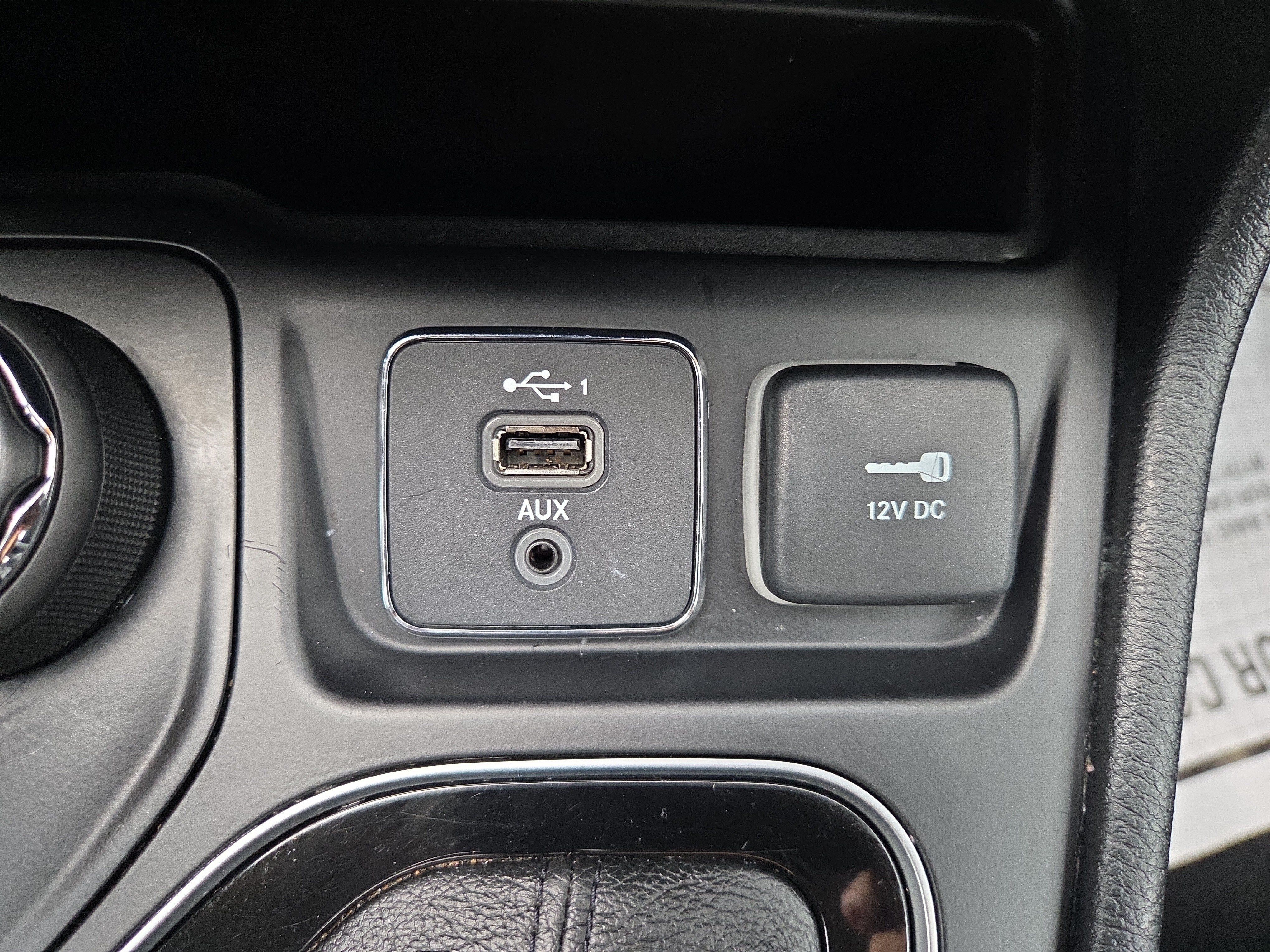 Used 2023 Jeep Cherokee Altitude Lux AWD/4WD image 16