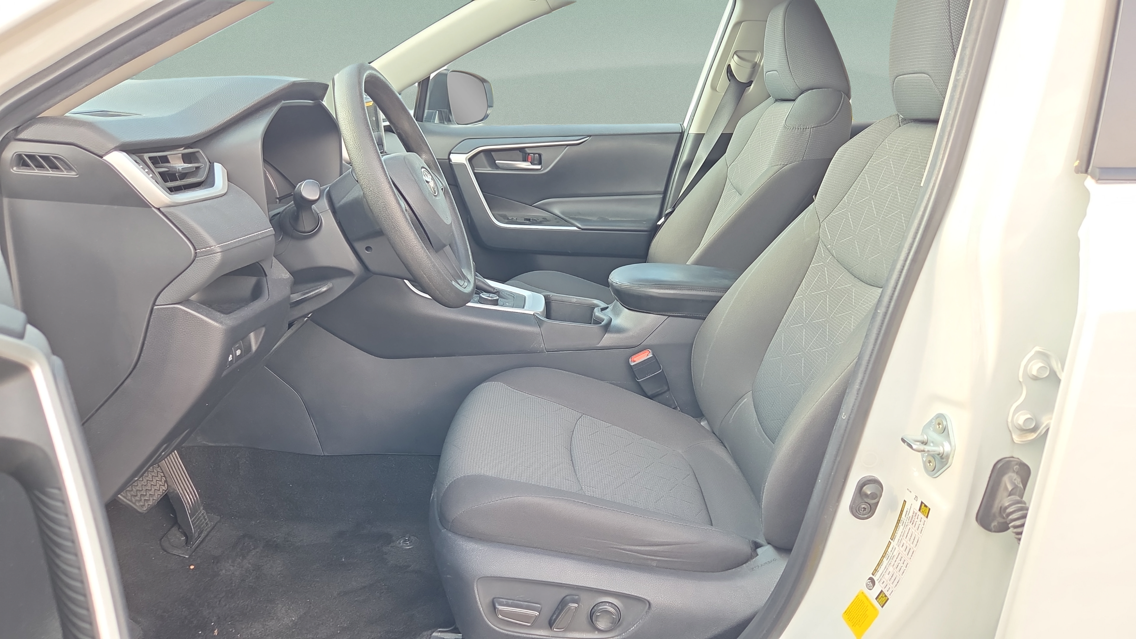 Used 2024 Toyota RAV4 XLE AWD/4WD image 10