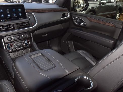 Used 2021 Chevrolet Tahoe Z71 w/ Z71 Signature Package image 18