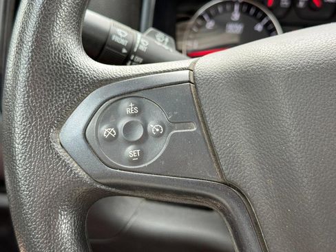 Used 2018 Chevrolet Silverado 1500 W/T w/ WT Convenience Package AWD/4WD image 18