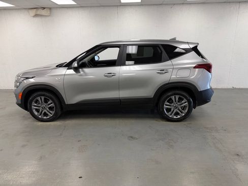 Used 2021 Kia Seltos LX AWD/4WD image 2