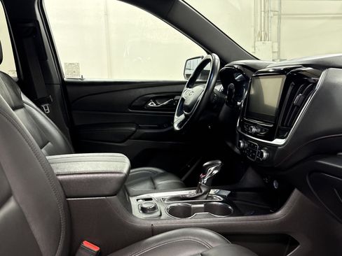Used 2023 Chevrolet Traverse RS image 21