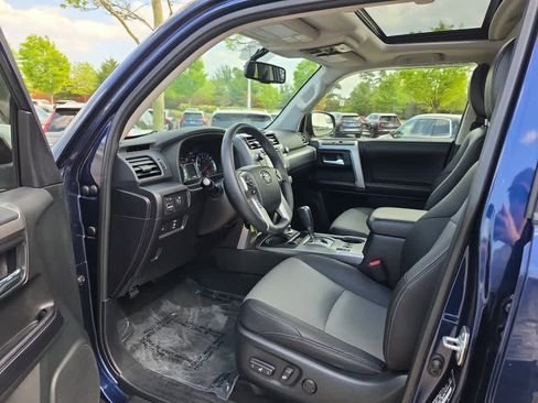 Used 2016 Toyota 4Runner SR5 Premium AWD/4WD image 11