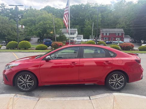 Used 2024 Kia Forte GT-Line w/ GT-Line Premium Package FWD image 6