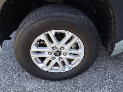 Used 2024 Toyota Tundra SR5 w/ SR5 Convenience Package RWD image 4