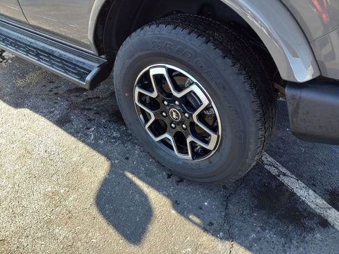 Used 2025 Ford Bronco Outer Banks image 11