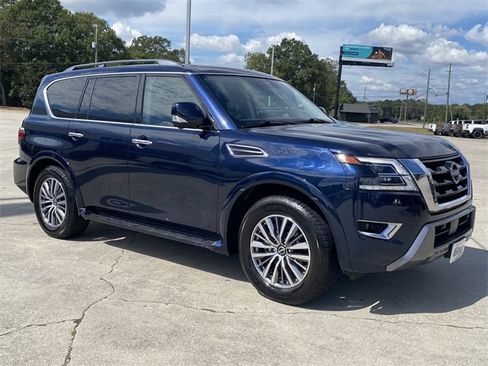 Used 2023 Nissan Armada SL w/ Captain's Chairs Package image 8